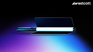 ts-handheld-ice-light-3-offers-on-location-creators-powerful-light