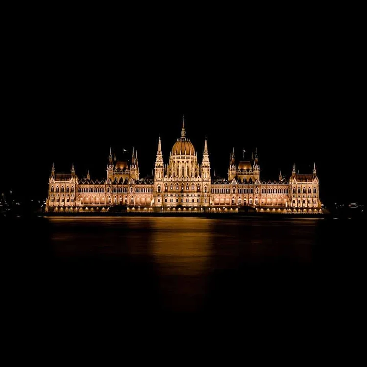 parliament-budapest-at-night