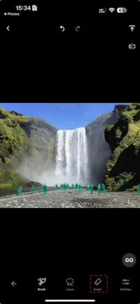 انتخاب دکمه پاک کردن در برنامه touchretouch آیفون